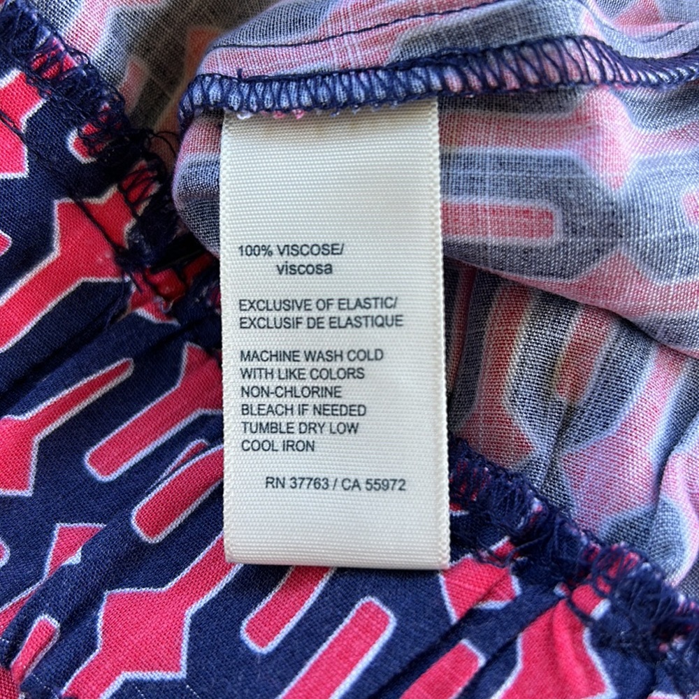 NWT Rafaella Weekend Patterned Shorts
Size large - Picture 7 of 7